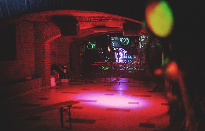 18 safensound, Cross club, Silhouette, VisionOf1994